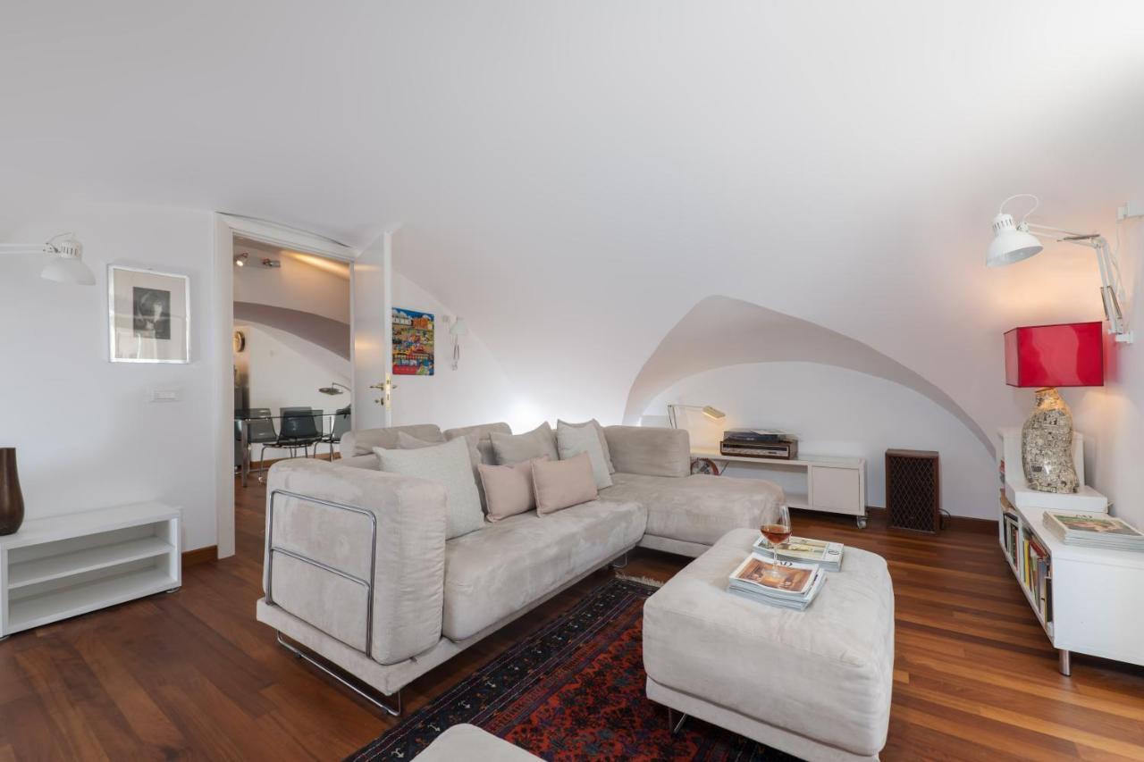 New! Amazing Piazza Navona View Apartman Róma Kültér fotó