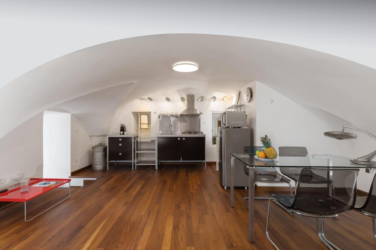 New! Amazing Piazza Navona View Apartman Róma Kültér fotó